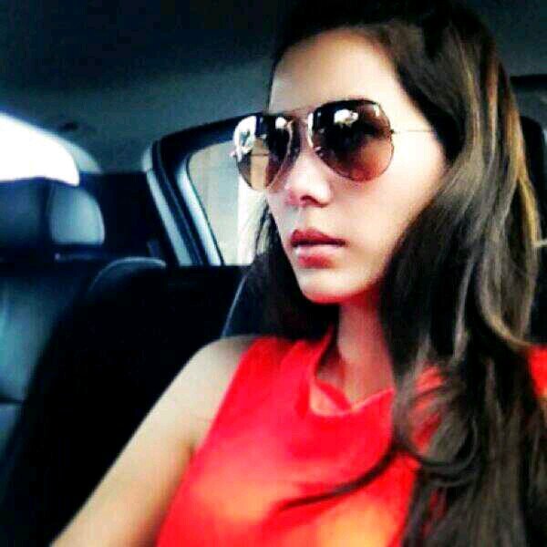 ย่าหยา พนักงานเสิร์ฟในภัตตาคารอาหารจีน ถูก @Tham_MFLMG เข้าใจผิดว่าถูกศัตรูส่งมา