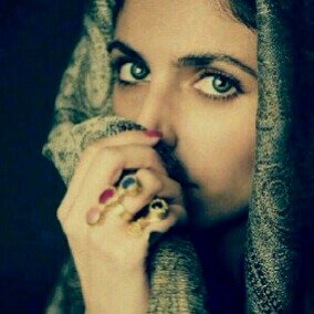 بين الواقع وقصص العِشق🔛...*★• ،  ⠀⠀⠀⠀⠀⠀⠀⠀⠀⠀⠀⠀⠀⠀أحب الحُـبْ وحالاته تستهويني تفاصيله في القرب والشوق، الخصام و البَوح، الشِّعر والغزل، الضٌّـــحك والاستغباء❦㋡
