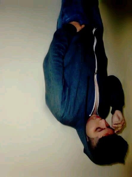 Respiro, duermo, sueño y despues twitteo. http://t.co/FKN2aP0Z6O