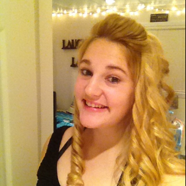 I am a student at Culver-Stockton College. I am a softball player. I love my family, country music, , hunting, fishing, and mudding. Im a southern baptist.