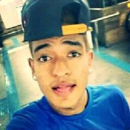 Amigo, companheiro e sempre tentando fazer o melhor... Nunca desisto dos meus sonhos... #PROMOTOR da @Majestikteen quer saber mais então me siga e surpreenda-se