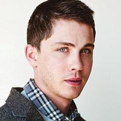 I love tweeting about Logan Lerman. ♔