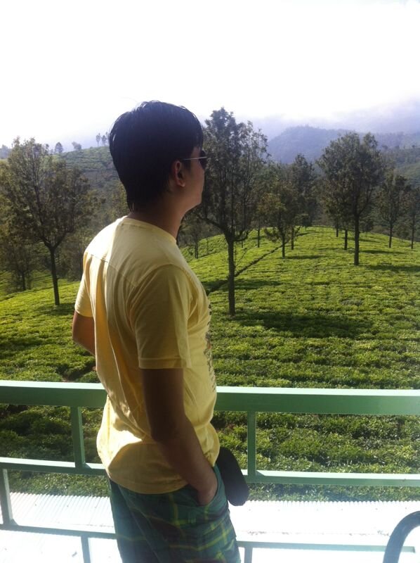 pratikmodi18's profile picture. On the edge