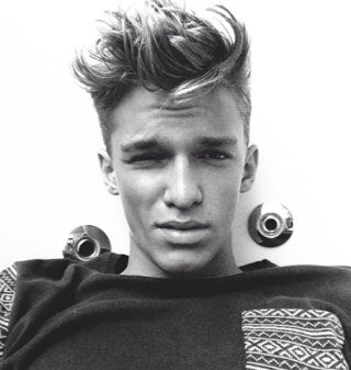14 year old simpsonizer/angle ❤️ I'll follow everyone back but just ask:) ps: if you want my kik/instagram just dm me.