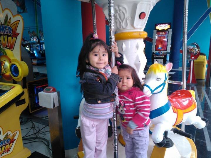 M encanta jugar fútbol escuchar música y estar al lado de mi familia y de mis bebitas lindas