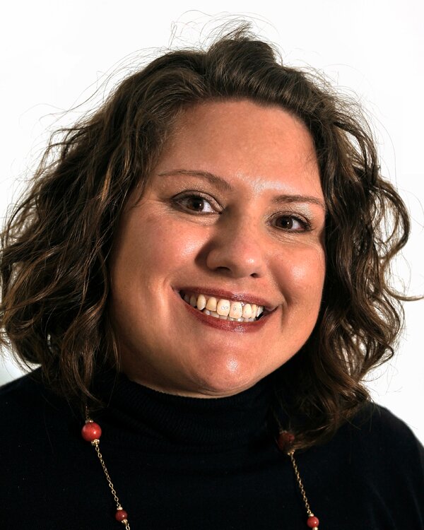wife, mom, marketer, talker and reader