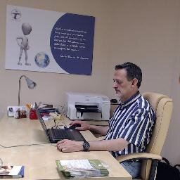 Profesor de Filosofia del derecho UNED. Presidente de FUNDERETICA