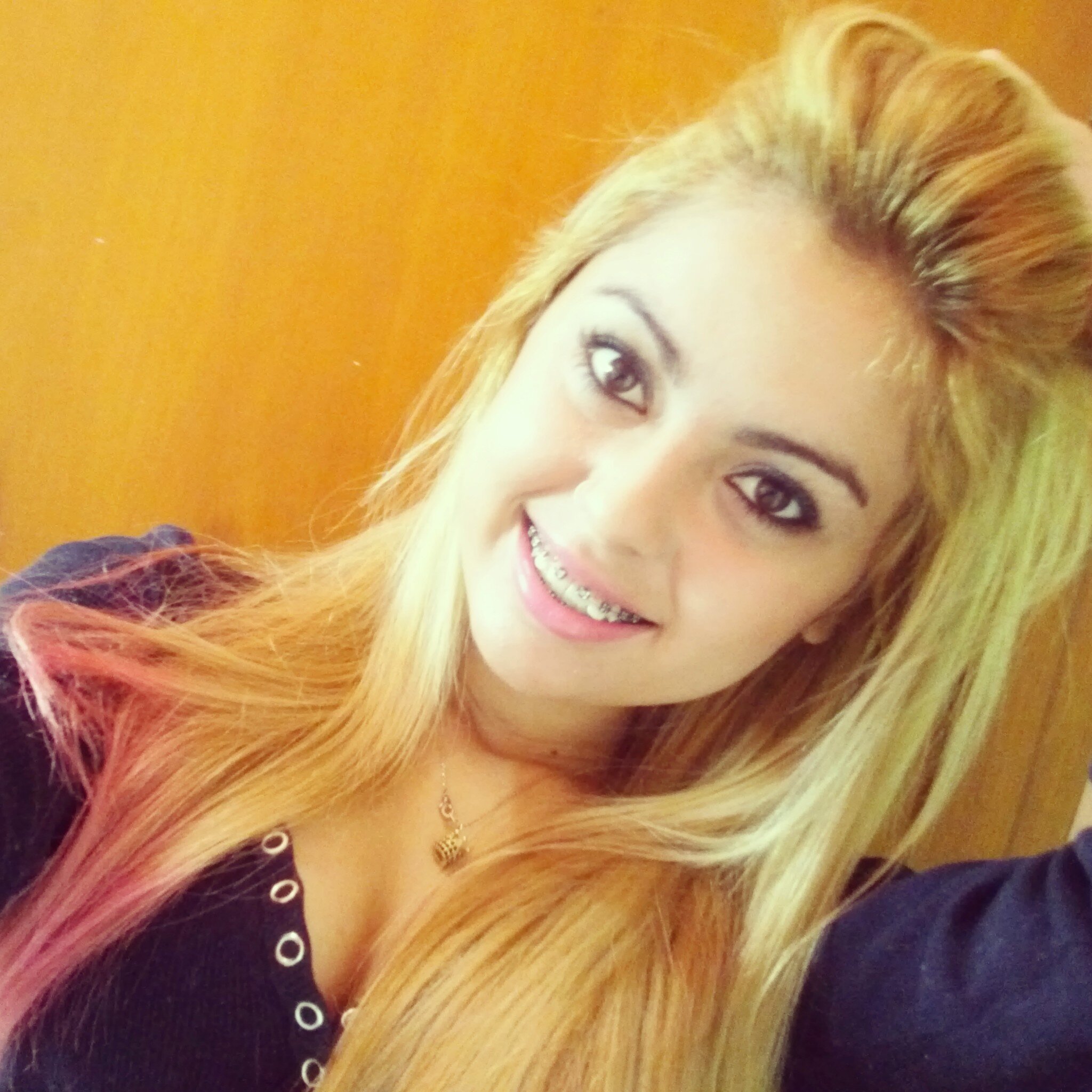 O amor nasce com o olhar. Dos olhos passa para o coração que enxerga muito mais. Quando você vê, a paixão virou amor: uma confusão de sinais, impulsos e palavra