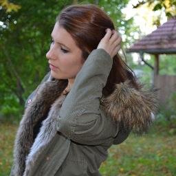 I'm Julia. Instagram: _juliaaaa98_ follow me and i follow back!
 i'm a Ski Alpiner. ;) German