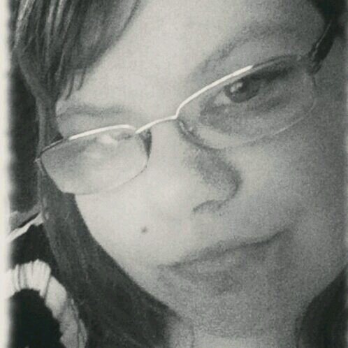19 love music and hanging out with my mates :) xx