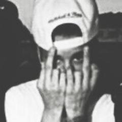 Belieber. ♥
Follow me, I follow back!
@JustinBieber follows! 4-16-10; 91st follower!