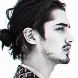 20 años | Shadowhunter | Imprevisible y algo testarudo a veces | Enamorado de Andy.. |