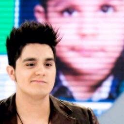 Mesmo sem te conhecer,
O meu olhar já encontrava o seu. @luansantana