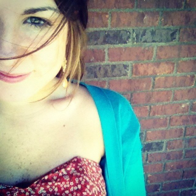 hannahpetron's profile picture. I like the grey. @jpetron til death.