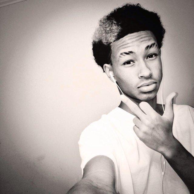 Taken By @DuhLuSahNicki (: That's My Baby. & I'm A Father Of Tay & A Daughter On A Way.