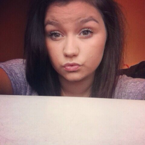 BethGoesRaw's profile picture. If you do not like adventure time, or have never watched it, remove yourself from my twitter.