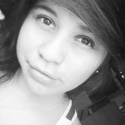 Hola Me llamo wendy & amo comer, y &  soy de tulum (: