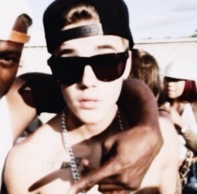 Its a free follow so dont follow back! Just Follow @biebssbeanies & ask for a follow back