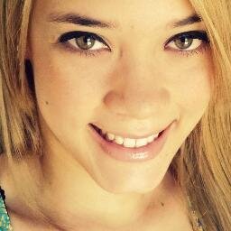 Serva do Senhor Jesus Cristo!  Amo fazer novas amizades! Estudante de NUTRIÇÃO! #Sigodevolta [: Face:https://t.co/rVmHItAdmq