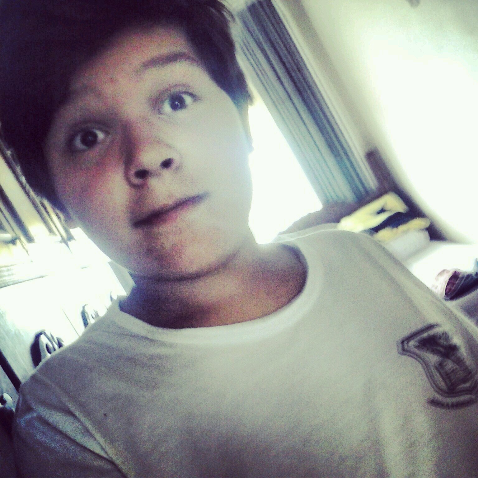 A vida tem um so motivo q e ser feliz,e sendo feliz q vc encontra td q se deseja,principalmente o amor