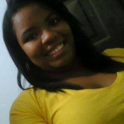 eu sou morena, olhos castanho escuro,eu sou gordinha,cabelo castanho escuro...
