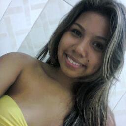 Sou como você me vê. Posso ser leve como uma brisa ou forte como uma ventania, Depende de quando e como você me vê passar. (Clarice Lispector)
