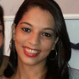 Enfermeira. 22 anos. Feliz, determinada, cheia de sonhos.Mais?? Só conhecendo para saber msmo!!