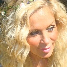 Psychic medium, author, life coach, wellness expert, and spiritual thought leader in the synthesis of Glory Harmony Hum lifestyle of Mind/Body/Spirit.
