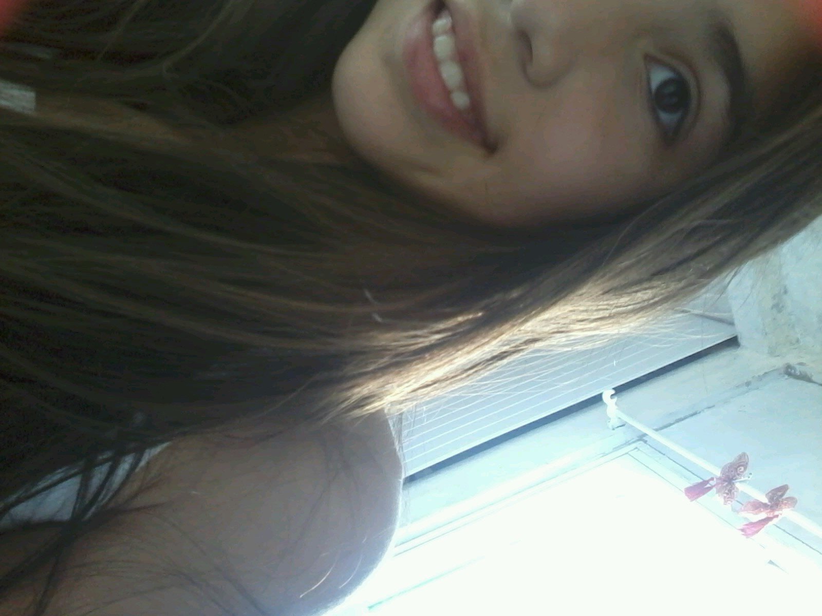Oi,q bom q vc se intereso em ver aki,sou gremista eternamente..so super estudiosa(so q nao) e uma boa filha(mais ou menos)