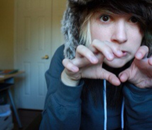 Im Skyy. Im 16 and married to my amazing Soul c: