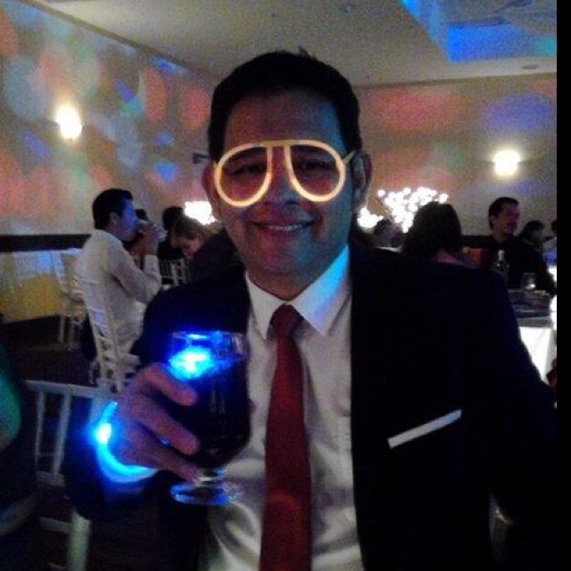 Mercadologo.     
                                
Mi lado oscuro es el bueno.