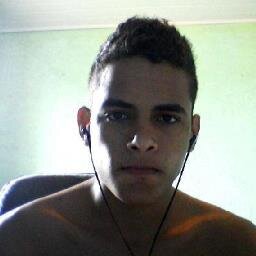 um cara legal , amigo , gosta de fazer ' resenha  .....