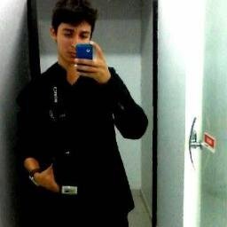 o Mundo parecer ser grande só parecer por que quando paro pra penso , ele se torna pequeno devido as tantas ideias q agente tem