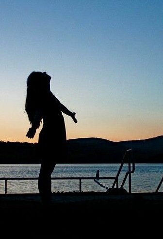 http://t.co/wCANuNR3Ad Posting about college life, girl life, boys, reasons to smile, and anything you want to read! :)
