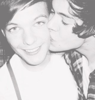 Omega or as most people call me, a bitch male~part of Zayn Malik's pack and have a beautiful mate/Fiancé @AlphaLTommo ... I bit first ;)~ daddy Styles