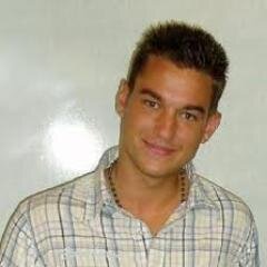 Emprendedor de negocios en internet. Mi hobbie es la música, canto y toco la guitarra. Me gusta observar la naturaleza y tomar fotografías