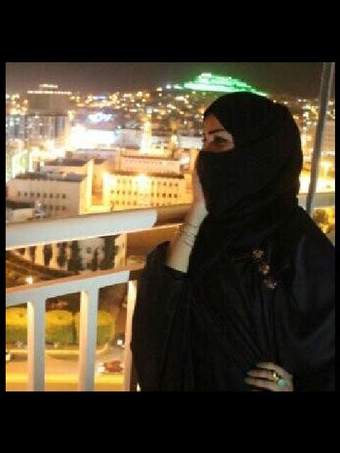 ۈرُغم قيۈد االحُب إلا اان لہ حلاوتهہ ..!