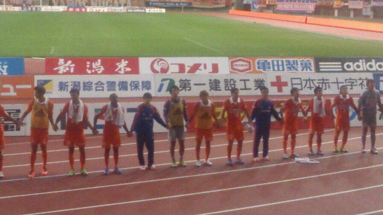 サッカー専用アカウントﾃﾞｽ！新潟県内住みのアルビサポです♡アルビさぽ、soccer大好きな方フォロー宜しくお願いします(*´∀｀)