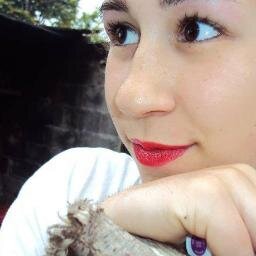 JoanaAfonso2's profile picture. Sou extrovertido, simpatica e impulsiva.Um dos meus defeito é jogar todo o que tenho nas mãos quando me enervo.