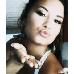 I love Demi and Justin