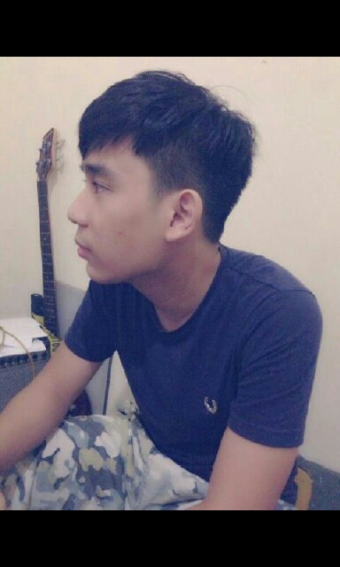 Jangan suka menulis di atas kaca,menulislah diatas meja,janganlah menangis karena cinta,menangislah karena dosa