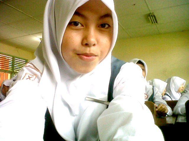 Ulfa Yunensi is my name| B,day 30 maret 98^_~| English Club x4| state of islamic seni0r High sch0ol MAN2♥
