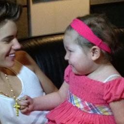 eu amo meus amigos gosto muito de diversão e em primeiro lugar gosto de justin drew bieber