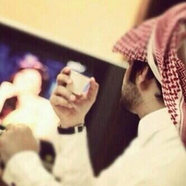 ‏‏ثَمَّةَ عِشْقٌ لَا يَنْتَهِي .. وَ أَكْثَرُ الْعِشْقِ لَا يُنْسَى ..