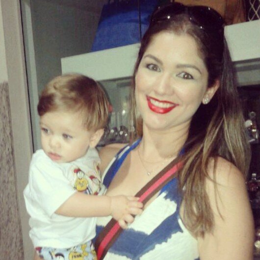 Amo minha família, amo a natureza, os animais e as crianças! Tenho Deus em meu coração e um sorriso no rosto...