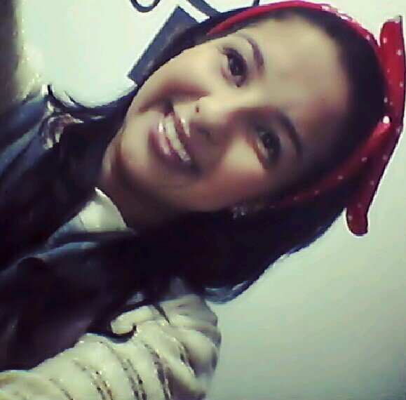 quem me vê, me vê sorrindo e vai ser sempre assim.