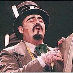 Yo no quiero que me quemen, yo quiero tener mi nicho; Que ponga no te olvidamos,que ponga buena persona y los jarrones los llenen de rives-cola.