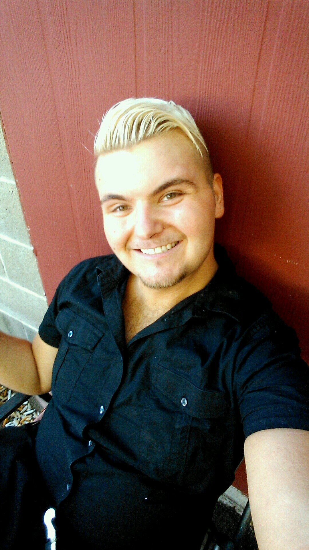 im à 22 year old single gay man. #fabulous #free