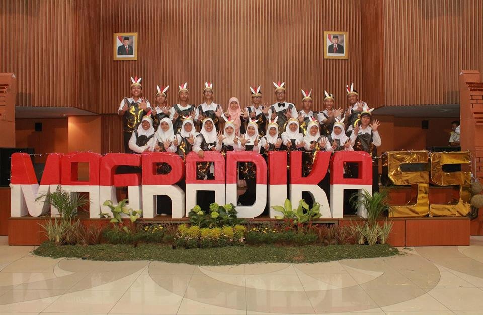 selalu kompak,, sehidup semati.. ini keluarga kita.. keluarga pertama di STIS