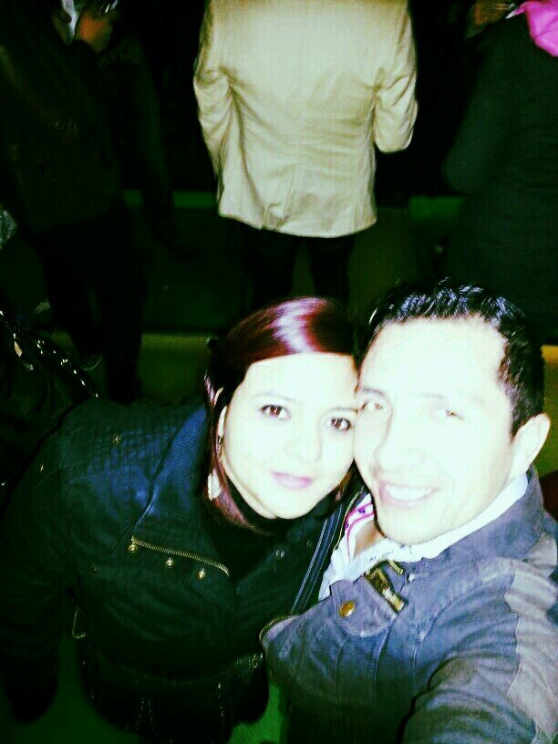 vive aalegre no dejes que nadie te amarge la vida